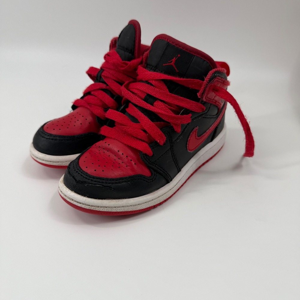 Jordan 1 Mid Bred Alternate Black Gym Red Kids DQ8424-060 Size 10.5C